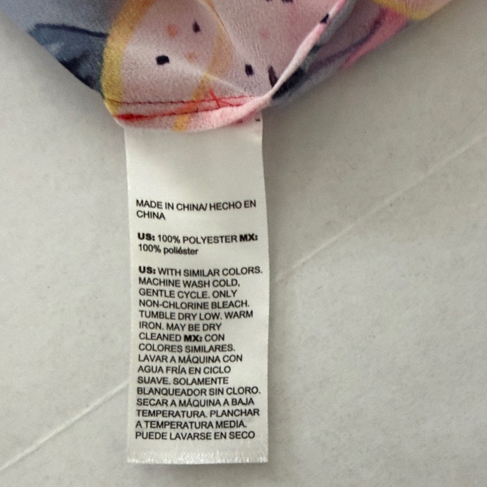 Chico's Vibrant Floral Blouse Size Small - Picture 16 of 16